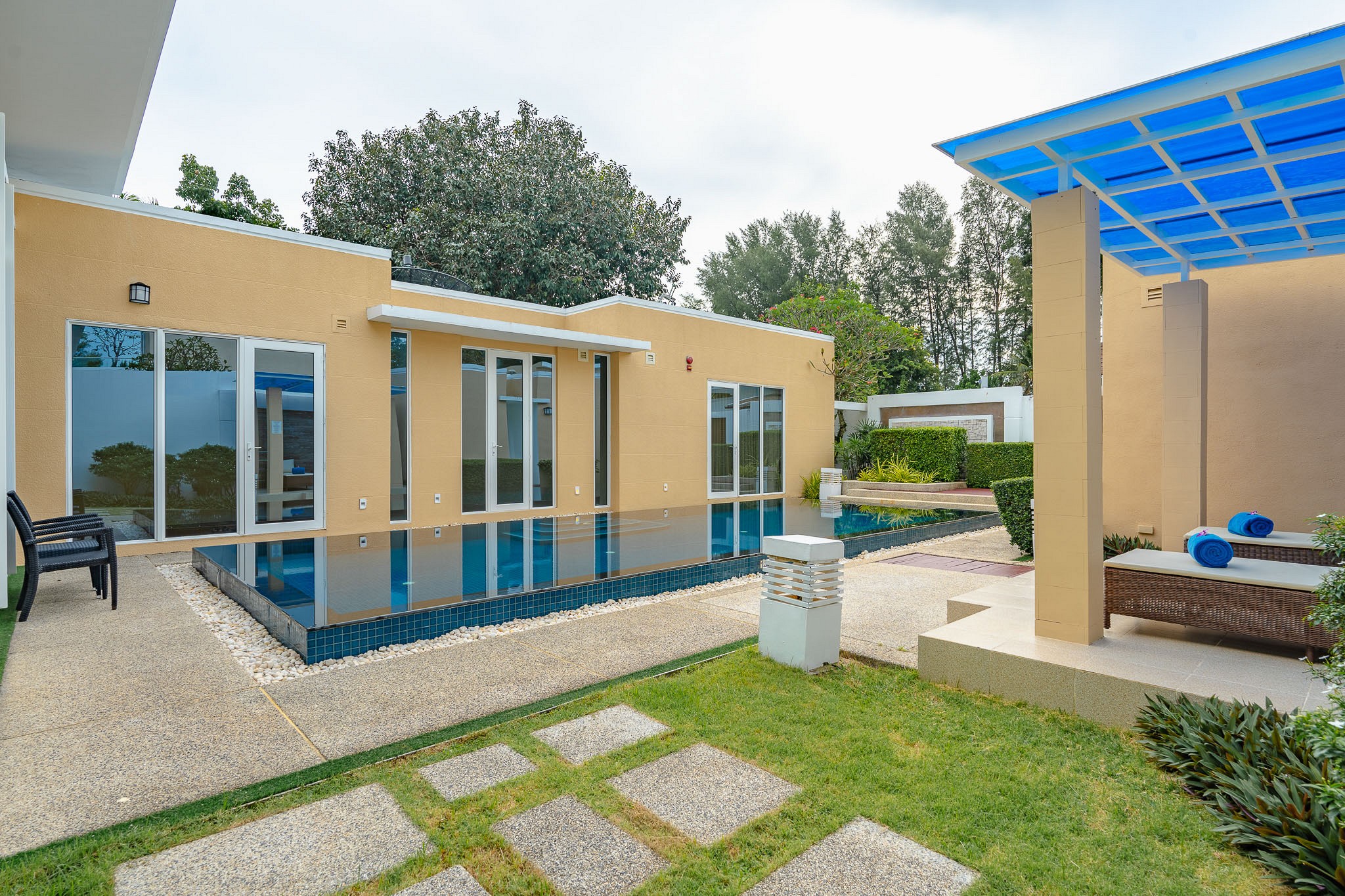 2 Bedroom Pool Villa with Kitchen