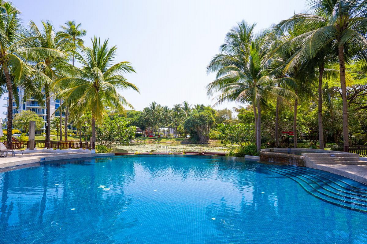 Beachfront Swimming Pool